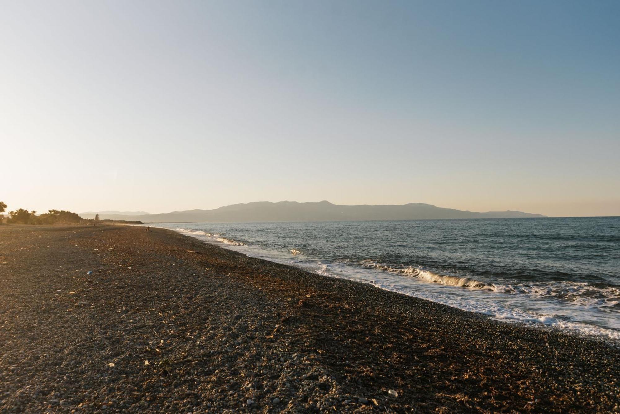 Wooden Beach House Villa Gerani  Bagian luar foto