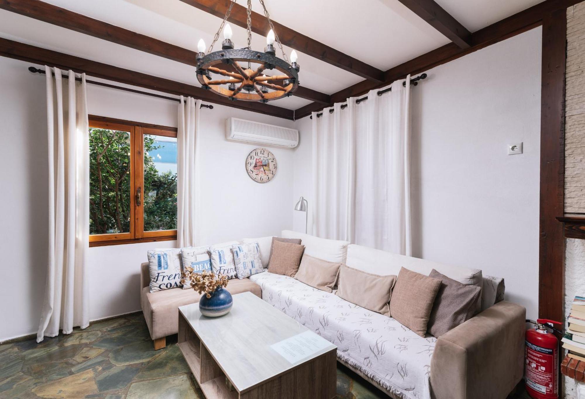 Wooden Beach House Villa Gerani  Bagian luar foto