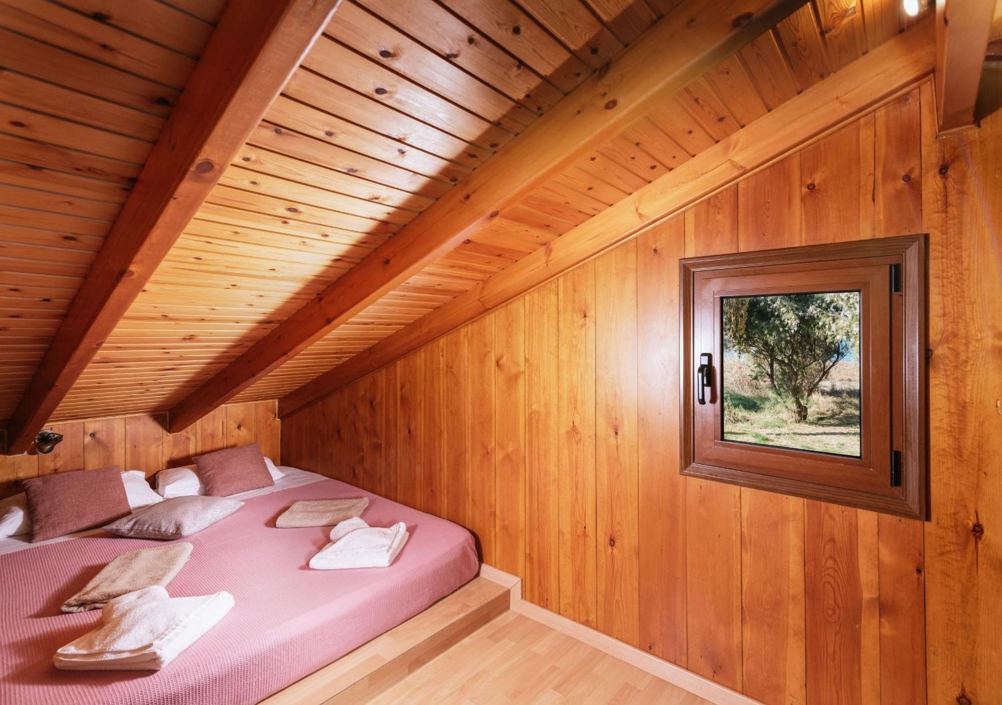 Wooden Beach House Villa Gerani  Bagian luar foto