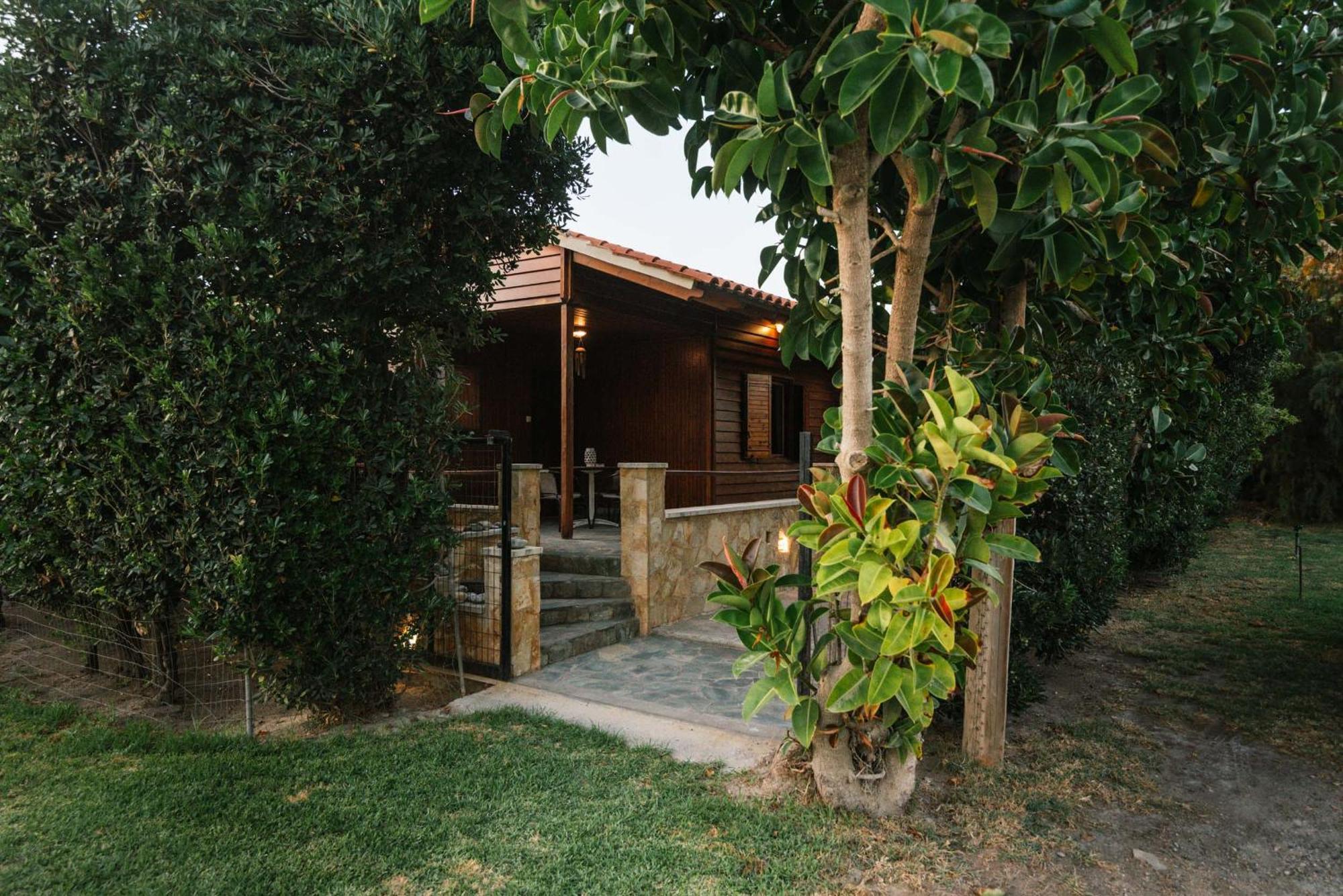 Wooden Beach House Villa Gerani  Bagian luar foto