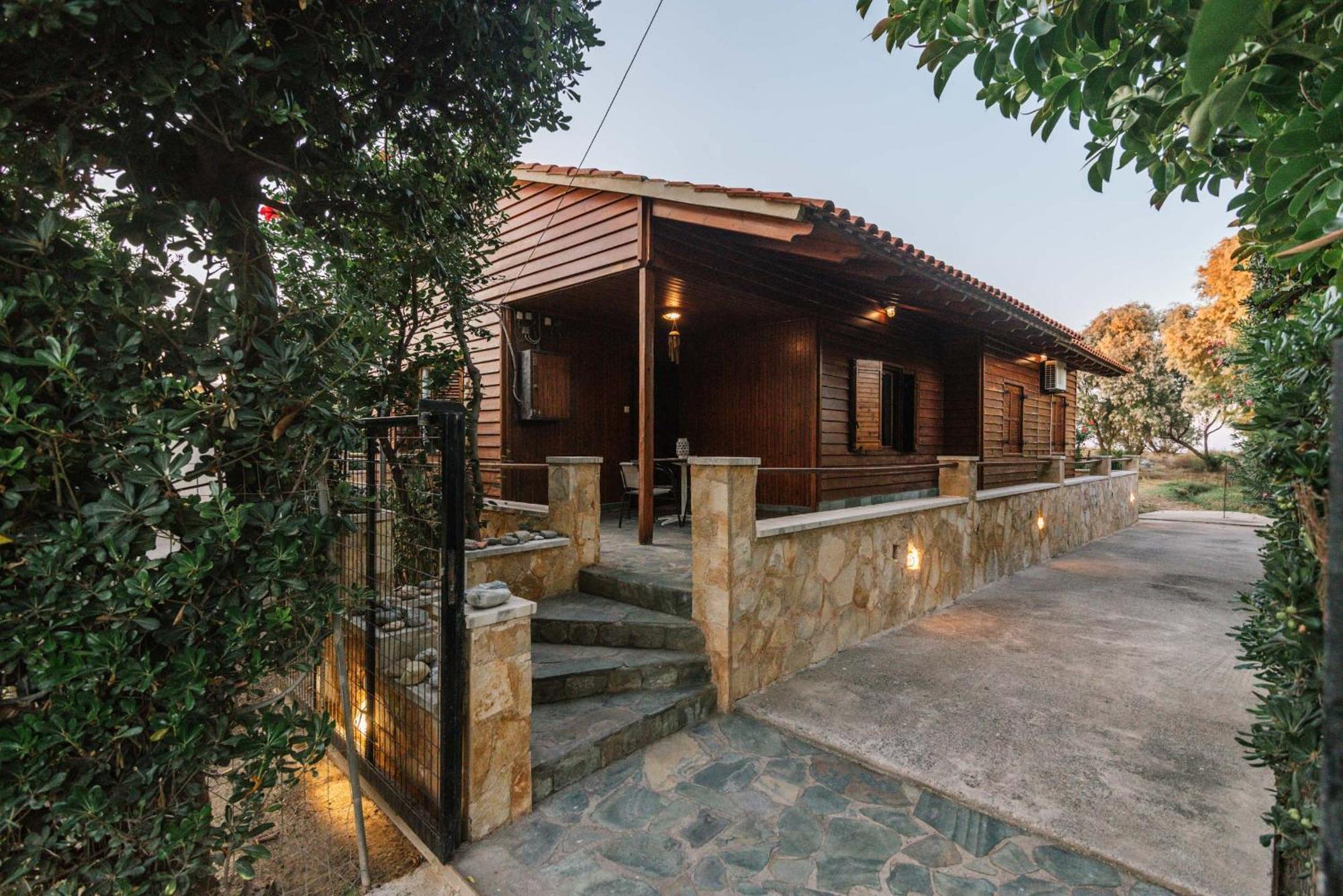 Wooden Beach House Villa Gerani  Bagian luar foto